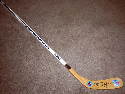 BRENDAN SHANAHAN New York Rangers Autografiado FIRMADO Palo de Hockey con Certificado de Autenticidad HHOF Foto 1 de 2