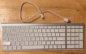 Keyboard, iClever Wireless Keyboard Used (No Dongle or Mouse) - Parts Only - Picture 1 of 2