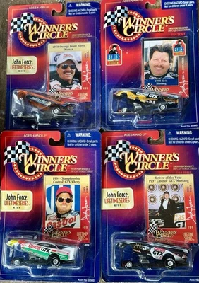 Lote de 4 1/64 autos Winner’s Circle 1998 John Force Lifetime Series. Foto 1 de 4