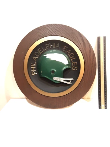 VINTAGE PHILADELPHIA EAGLES NFL PLASTIC HELMET WALL PLAQUE Cover