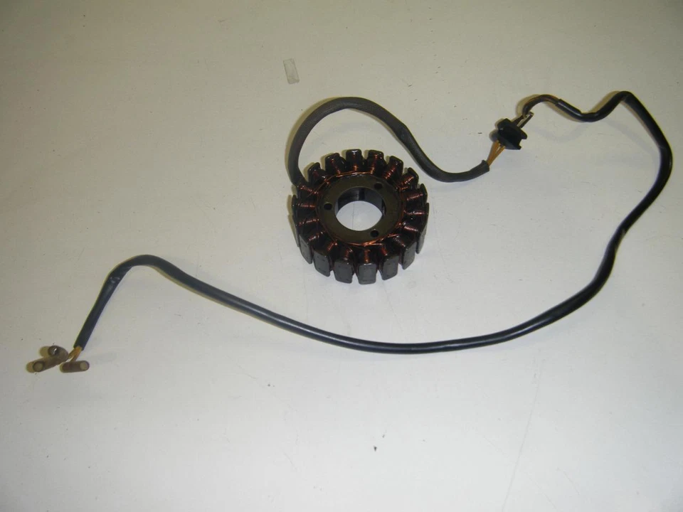 89 91 94 96 98 00 SUZUKI GS 500 E 85 450 ILUMINACIÓN ENCENDIDO BOBINA GENERADOR ESTATOR Foto 1 de 1