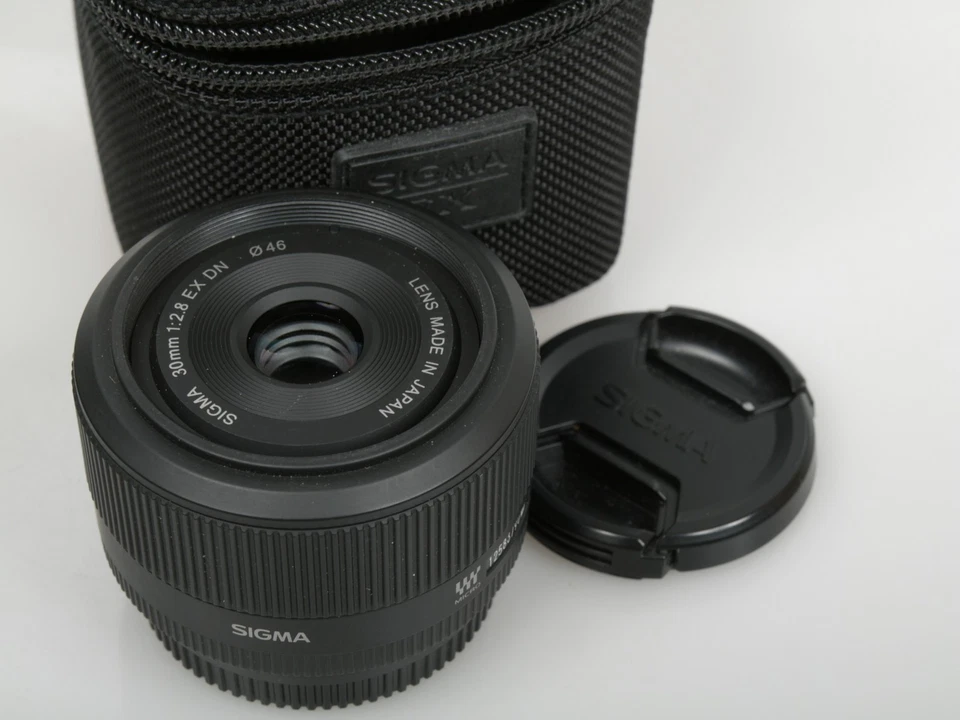 SIGMA Objektiv 30mm f/2,8 EX DN 4/3 Micro Four Thirds black für Panasonic LUMIX - Bild 1 von 4