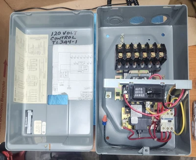 🤠 CONTACTOR DE ILUMINACIÓN CERRADO CUADRADO D 30 AMP 600V 6 POLOS 120V BOBINA 8903LXG60R6 Foto 1 de 4