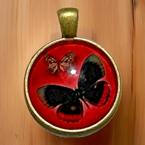 Cabochon Pendant ~ Butterfly ~ Bronze-Tone ~ 20" Chain - Picture 1 of 4