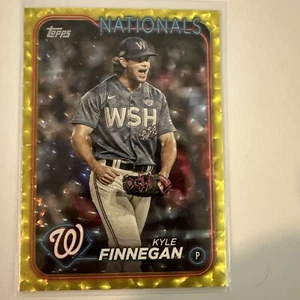 2024 Kyle Finnegan #153 Yellow Crackle 24 /50 Washington Nationals - Picture 1 of 3