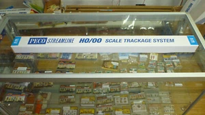 PECO STREAMLINE OO/HO CODE 100 FLEXIBLE TRACK - PESL100B - BOX OF 25 - Picture 1 of 2