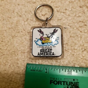 Vintage Six Flags Great America Bugs Bunny Gurnee IL 1985 Keychain Keyring - Picture 1 of 2