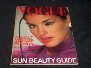 1978 JULY VOGUE UK MAGAZINE - NICE FASHION FRONT COVER - E 5641 - Picture 1 of 2