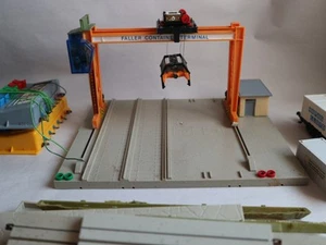 Faller Containerterminal 402 für AMS und Eisenbahn H0, für Bastler - Bild 1 von 16