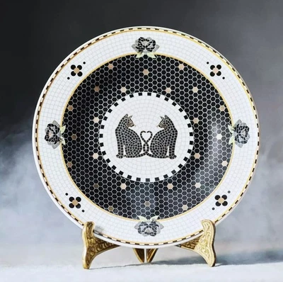 Prato de sobremesa Anthropologie Halloween gatos grés vitrificado decalcado em ouro 24k NOVO - Imagem 1 de 4