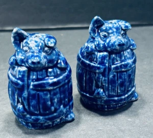 Enesco pigs in barrels Blue Salt & Pepper Shakers - Picture 1 of 6