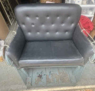 Surry Love Seat Mid 1800’s Was Horse Drawn Now Furniture! Great Piece! Antique - Image 1 of 4