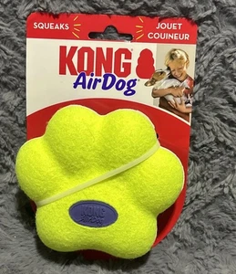 Kong AirDog-Chew & Squeak Dog Toy-Yellow & Purple Paw Shaped For Med-Lg Dogs - Foto 1 di 15