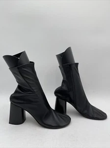 Women’s BALENCIAGA Glove Leather Ankle Boots Black Size 38.5 - Picture 1 of 7