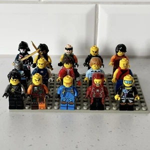 Lotto lavoro X15 lego minifigures Bundle Figures - Foto 1 di 6