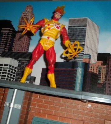 Figura DC UNIVERSE CLASSICS SERIE WAVE 2 RONIE RAYMOND FIRESTORM CON BOMBA NUCLEAR FX Foto 1 de 3