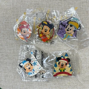 Tokyo Disney Resort Game Prize Pin Assorted 5 PCS Mickey Halloween & Christmas - Picture 1 of 2