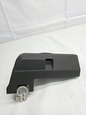 08-18 Audi A4 A5 A6 A8 Positive Battery Terminal Connector with Cover 8J0915459 - Image 1 of 4