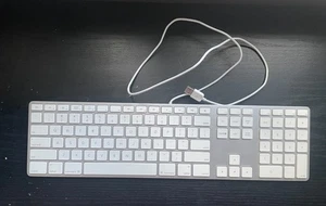 Genuine Apple Keyboard Wired A1243 White Slim Keyboard W/ Numeric Keypad READ - Picture 1 of 8
