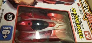 RADICAL RACER VOITURE ROUGE DÉFIANT LA GRAVITÉ MUR ESCALADE S'ALLUME TÉLÉCOMMANDE USB - Photo 1 sur 8