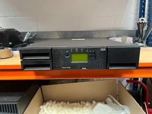 TS3100 24 Slot IBM LTO Ready Autoloader Tested - Afbeelding 1 van 3