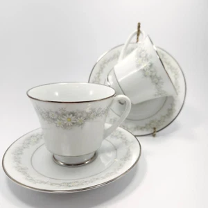 Noritake Donegal Cup and Saucer Set of 2 White Daisies Platinum Trim Tea Coffee - Picture 1 of 11