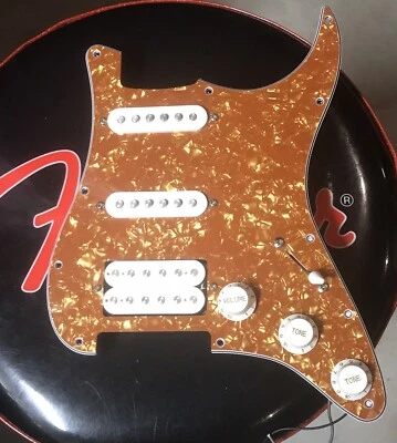 Golpeador Squier by Fender Custom Naranja Dorado Stratocaster HSS Cargado ¡Bonito! Foto 1 de 2