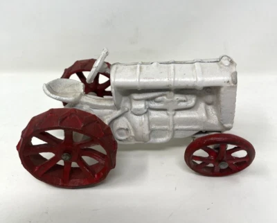 Vintage Fordson 1/16 Scale Ertl Toy Diecast Tractor Model with Steel Wheels - Image 1 of 4