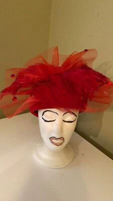 Sombrero de vestir/iglesia vintage de david m/lana roja/con pedrería roja Foto 1 de 4