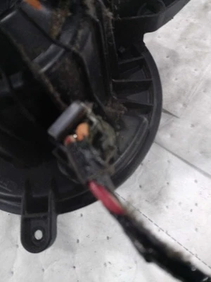 2011 Chevrolet Traverse HVAC Blower Motor OEM 1581062 Red 142K Miles - Image 1 of 4