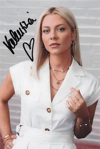 Valentina Pahde, Originalautogramm, altes Foto, u.a. "GZSZ" - Picture 1 of 1