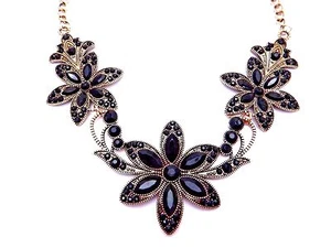 BLACK CRYSTAL FLOWER BIB NECKLACE statement rhinestone-look gold floral chain L1 - Picture 1 of 2