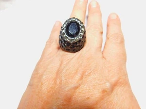 Anillo Elástico de Cóctel Cóctel Tono Plata Oscuro Tachonado Humo Estrás Vintage - Imagen 1 de 7