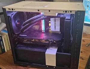 NZXT H210i Mini-ITX Gehäuse Weiß/Schwarz – sehr guter Zustand mit Zubehör - Bild 1 von 10