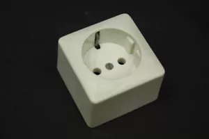 alte Steckdose Aufputz mit Schuko Vintage Presto Creme - Bild 1 von 7