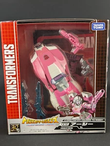 Transformers Legends Arcee complete READ Takara LG-10 Generations Thrilling 30 - Picture 1 of 7