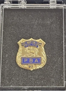 East Hampton Town Police Benevolent Association (PBA) Lapel Pin w/Storage case - Picture 1 of 4