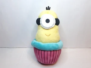 Universal Studios Despicable Me Bake My Day Minion Cupcake 9" Plush (US) Rare VG - Picture 1 of 15