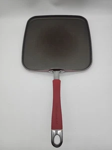 Sartén cuadrada antiadherente KitchenAid de 10,75 pulgadas - Imagen 1 de 7