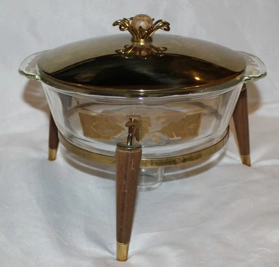 Calentador de platos de rozamiento MCM Fire King de colección patas de madera de teca soporte hojas doradas Foto 1 de 4