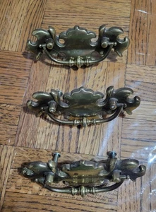 Set Of Three VINTAGE BRASS DRAWER HANDLES - Picture 1 of 8