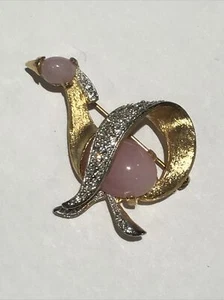 Vintage Richelieu Gold Tone Faux Pink Stone & Rhinestones Bird Brooch Pin - Picture 1 of 10