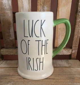 Taza de piedra ""Luck Of The Irish"" del día de San Patricio Rae Dunn - Imagen 1 de 1