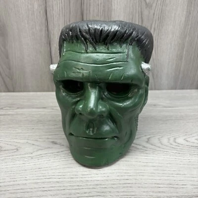 Cabeza de monstruo Frankenstein de yeso de tiza vintage pintada a mano 1972 horror Foto 1 de 4