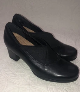 Mocassino Clarks Rosaly Olivia Slup on in pelle nera taglia 6,5M nuovo - Foto 1 di 9