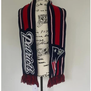 Sciarpa NFL FOOTBALL NEW ENGLAND PATRIOTS REVERSIBILE INVERNO ABBIGLIAMENTO FANATICO ICONICO - Foto 1 di 9