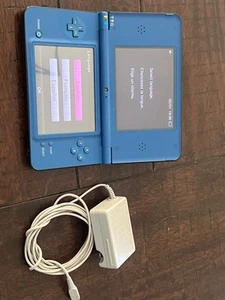 Nintendo DSi XL Midnight Blue Bundle With Charger - Picture 1 of 8