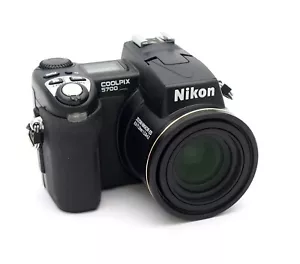 Nikon Coolpix 5700 5MP Camera 8x Zoom - Faulty / For Parts - Picture 1 of 5