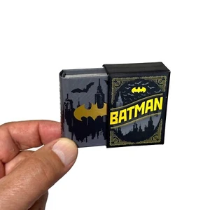 DC comics Batman collectible hardcover w/slip case 192 pages illustrated - Imagen 1 de 8