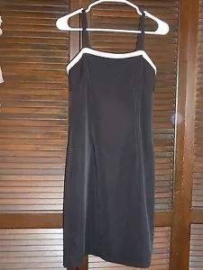 B. Vestido corto SMART negro liso, sin mangas, borde satinado, funda, talla 7/8, excelente en excelente estado - Imagen 1 de 9